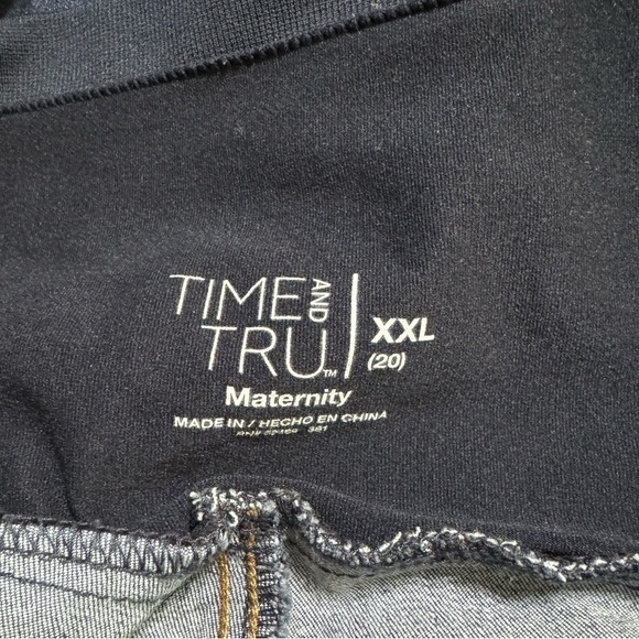 Time and Tru Maternity Denim Blue Jean Shorts Stretchy Belly Women Size 20 XXL - Picture 2 of 10
